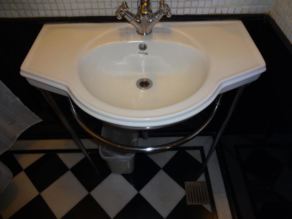 Hotel Broadway Delhi מראה חיצוני תמונה